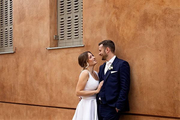 romantic-autumn-wedding-athens-white-hues_01z