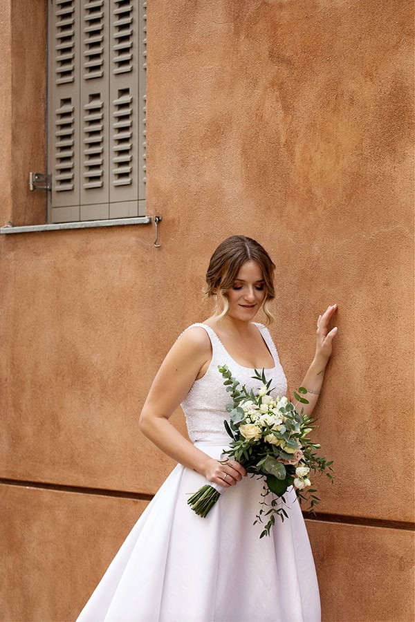 romantic-autumn-wedding-athens-white-hues_02