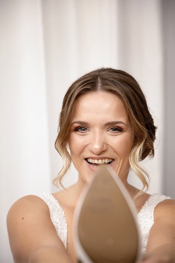 romantic-autumn-wedding-athens-white-hues_09