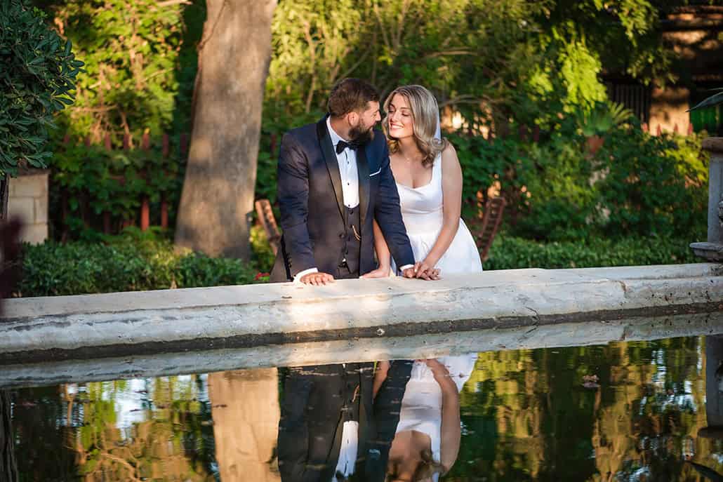 Ρομαντικός καλοκαιρινός γάμος στη Χίο σε ιβουάρ και λευκές αποχρώσεις│ Χριστίνα & Αντώνης