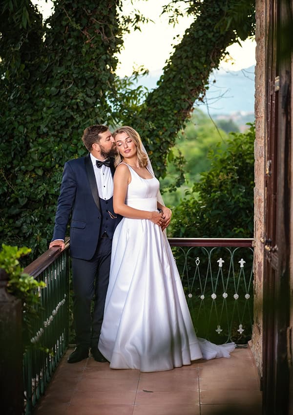 romantic-summer-wedding-chios-ivory-white-hues_04x