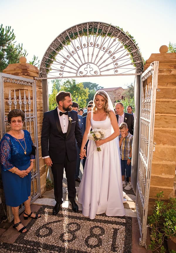 romantic-summer-wedding-chios-ivory-white-hues_13