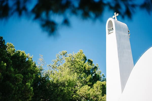 romantic-summer-wedding-kavouri-white-peonies-olive-branches_04