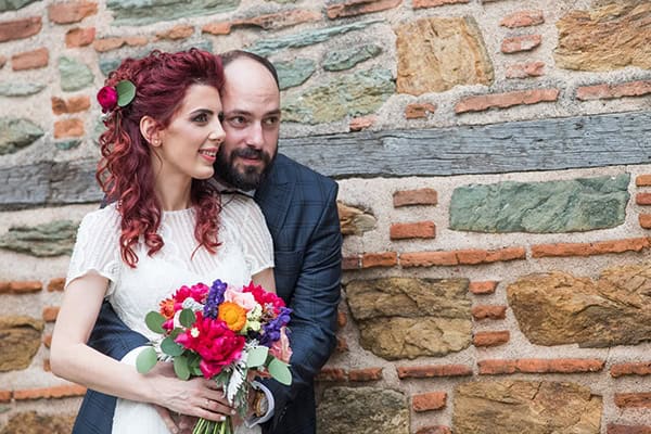 Ρομαντικός καλοκαιρινός γάμος στην Θεσσαλονίκη σε ζωηρές αποχρώσεις του φούξια