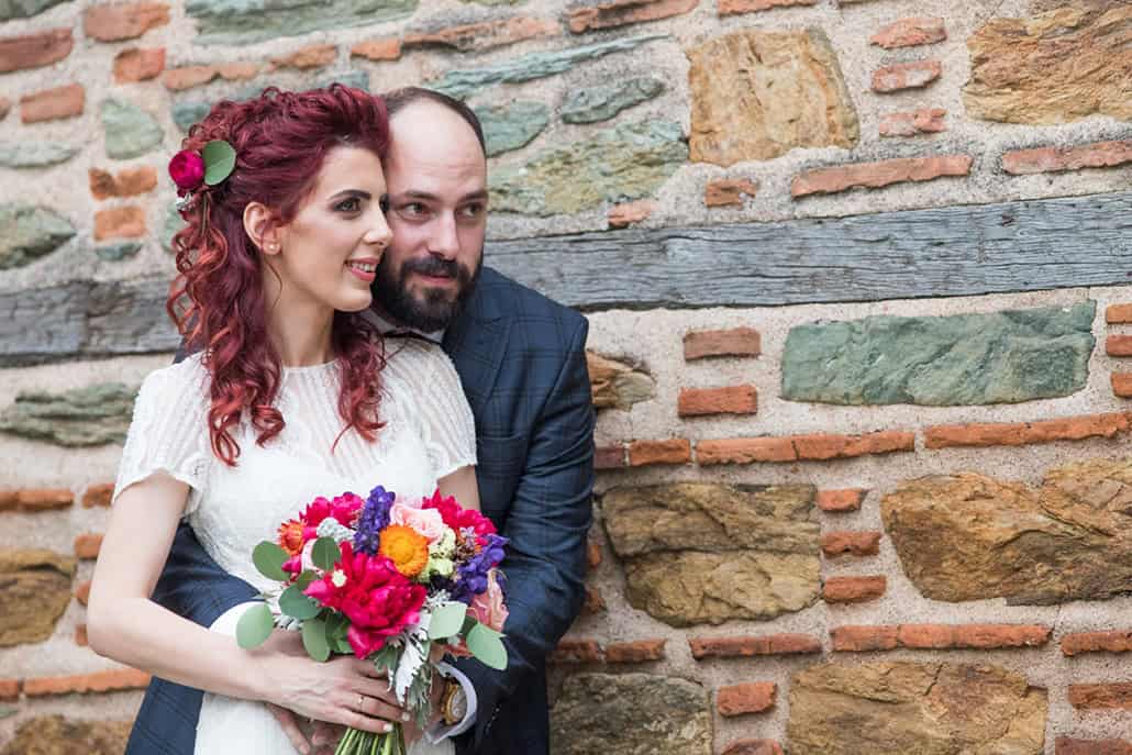 Ρομαντικός καλοκαιρινός γάμος στην Θεσσαλονίκη σε ζωηρές αποχρώσεις του φούξια