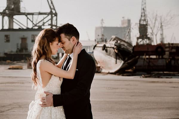 Χειμωνιάτικος ρομαντικός γάμος στη Θεσσαλονίκη σε λευκές και ιβουάρ αποχρώσεις│ Κατερίνα & Σάκης