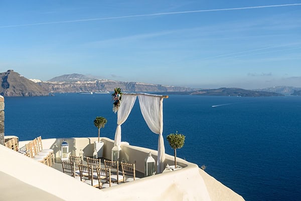 stunning-spring-wedding-santorini-magical-view_07x