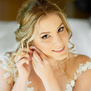 Kαλοκαιρινός γάμος με λευκά άνθη │ Στελλίνα & Νικόλας