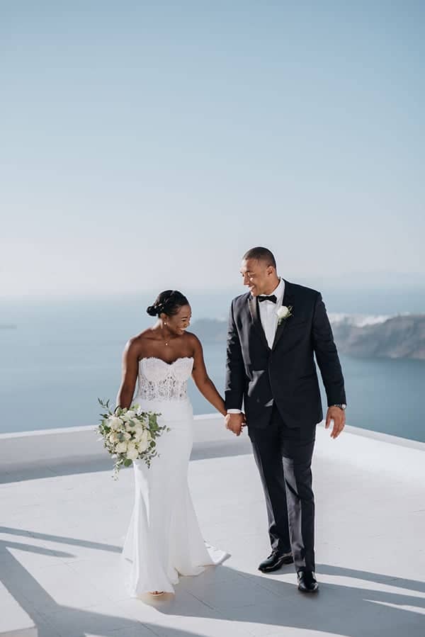 beautiful-wedding-dreamy-view-santorini_01