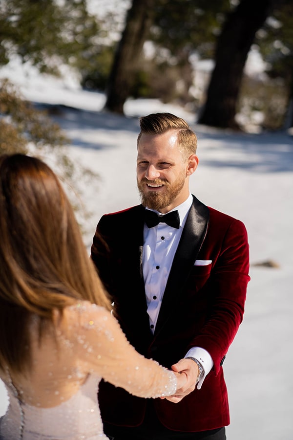 beautiful-winter-wedding-athens-burgundy-hues_17x
