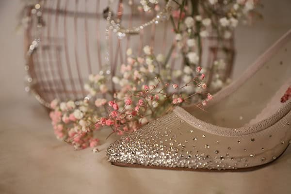 fairytale-bridal-shoes-savrani-creations-floral-patterns-crystals-lace-details_08x