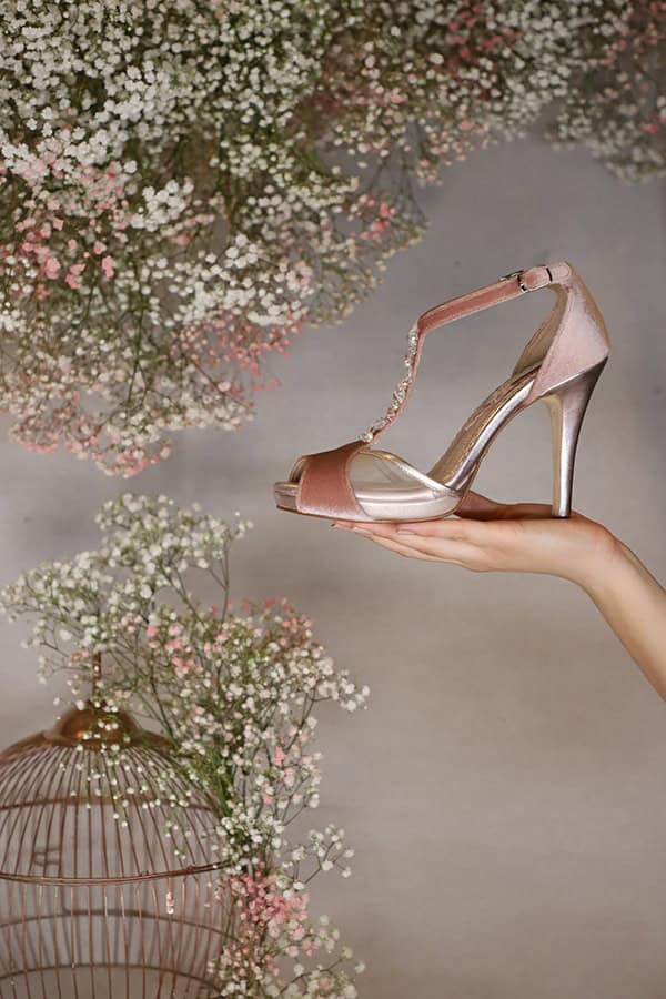 fairytale-bridal-shoes-savrani-creations-floral-patterns-crystals-lace-details_22