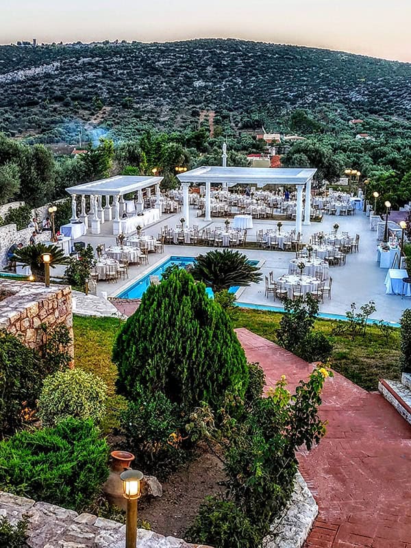 incredible-venue-fairytale-wedding_02