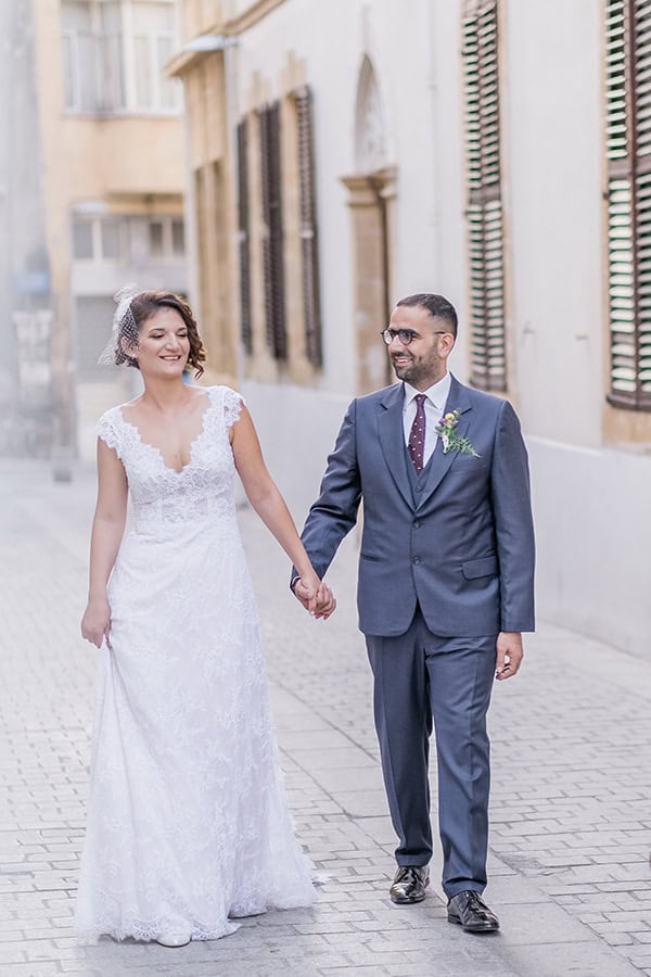 montern-rustic-fall-wedding-nicosia-stunning-floral-design_02x