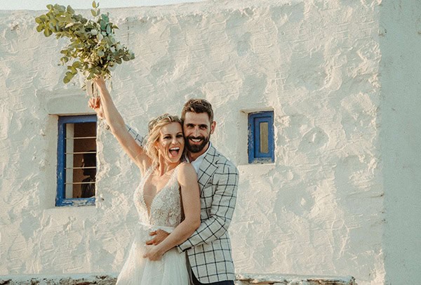 most-romantic-fall-wedding-antiparos-magical-view_01x