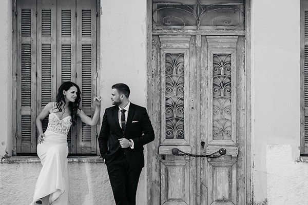 outdoor-summer-wedding-crete-white-gold-hues_22