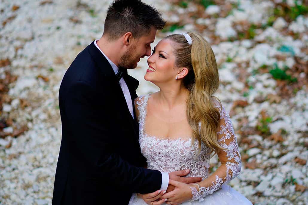 Ρομαντικός φθινοπωρινός γάμος στην Ηγουμενίτσα με υπέροχο ανθοστολισμό │ Βασούλα & Πέτρος