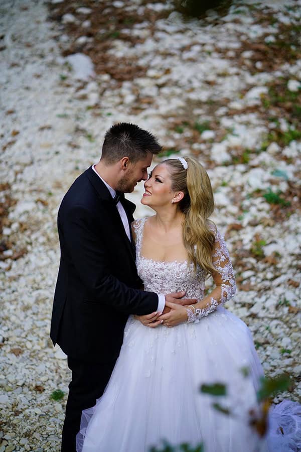 romantic-fall-wedding-igoumenitsa-beautiful-floral-design_02x