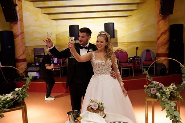 romantic-fall-wedding-igoumenitsa-beautiful-floral-design_38