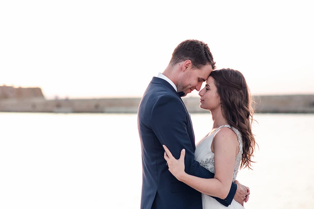 Rustic καλοκαιρινός γάμος στην Κρήτη με ελιά και ρομαντικές λεπτομέρειες │ Stella & Alexander