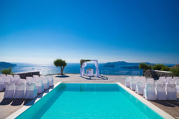 unforgettable-honeymoon-magical-luxury-villas-spa-santorini-island_01x