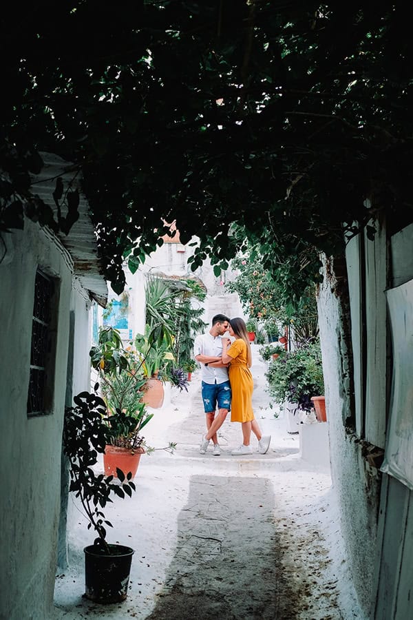 beautiful-engagement-shoot-plaka-athens-_12