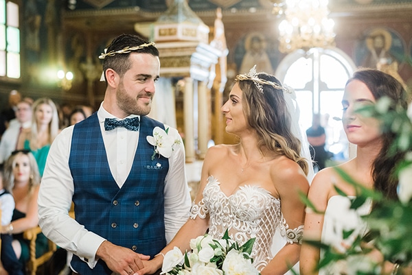 beautiful-spring-wedding-kefalonia-olive-branches-white-flowers-_15
