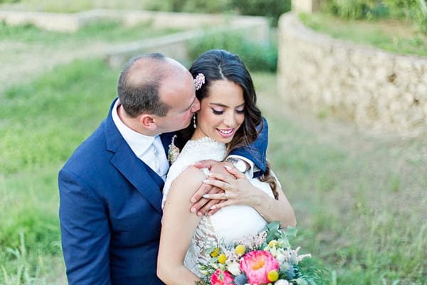 beautiful-summer-wedding-Kefalonia-fuchsia-details-_01
