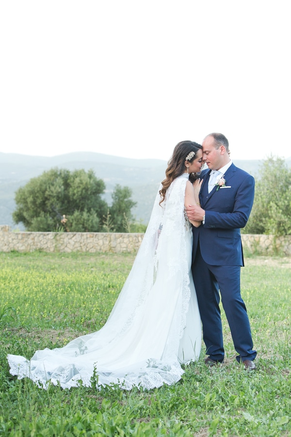 beautiful-summer-wedding-Kefalonia-fuchsia-details-_01x