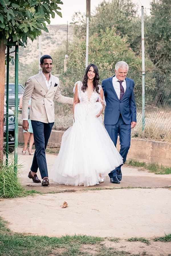 beautiful-summer-wedding-chania-crete-pampas-grass-burgundy-hues-_09x