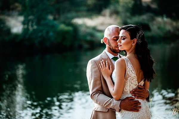 beautiful-summer-wedding-white-roses_02