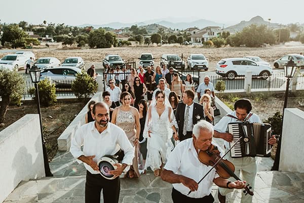 beautiful-summer-wedding-white-roses_09