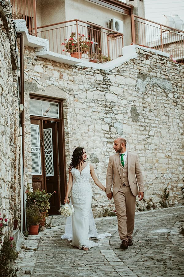 beautiful-summer-wedding-white-roses_17