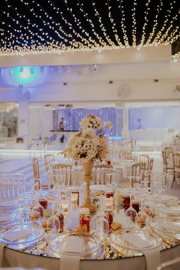 destination-wedding-fairy-lights-elegant-details-_19