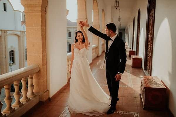 destination-wedding-fairy-lights-elegant-details-_27