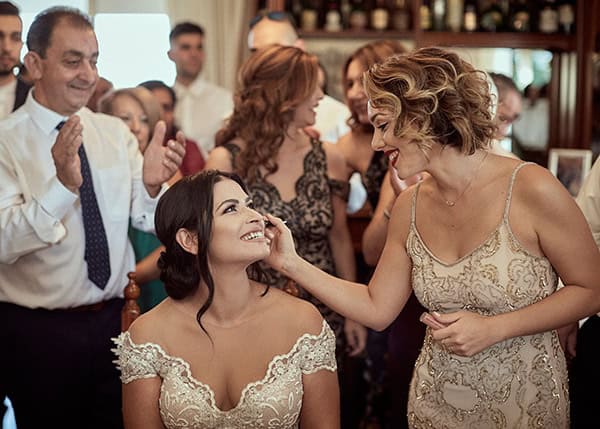 fall-wedding-nicosia-lush-florals_03x