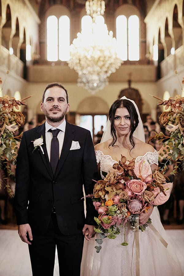 fall-wedding-nicosia-lush-florals_15