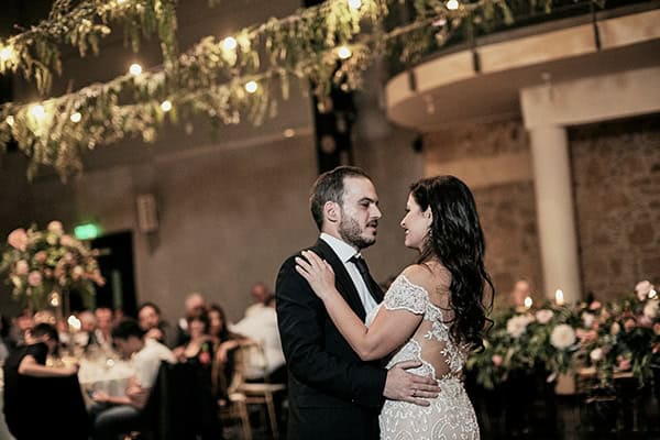 fall-wedding-nicosia-lush-florals_25