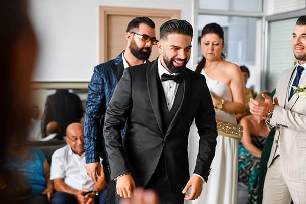 gatsby-summer-wedding-nicosia-fairylights-crystal-details_13