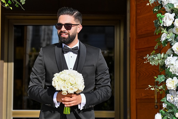 gatsby-summer-wedding-nicosia-fairylights-crystal-details_14x