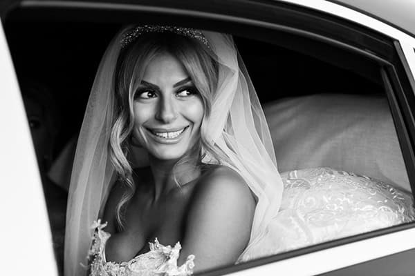 gatsby-summer-wedding-nicosia-fairylights-crystal-details_16