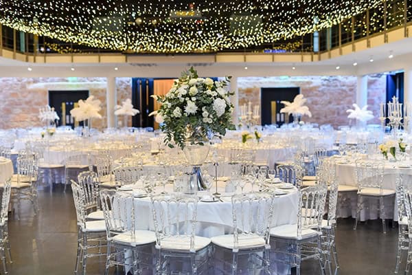 gatsby-summer-wedding-nicosia-fairylights-crystal-details_26