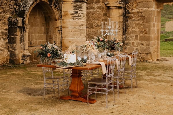 most-romantic-styled-shoot-dried-flowers-bohemian-elements_05