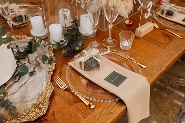 most-romantic-styled-shoot-dried-flowers-bohemian-elements_07