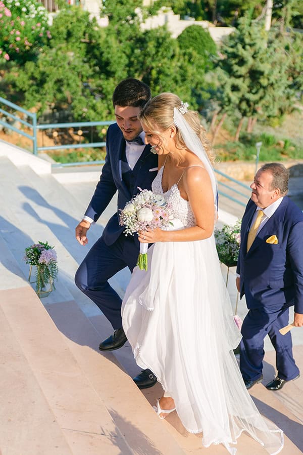 outdoor-summer-wedding-athens-gold-details-succulents_09