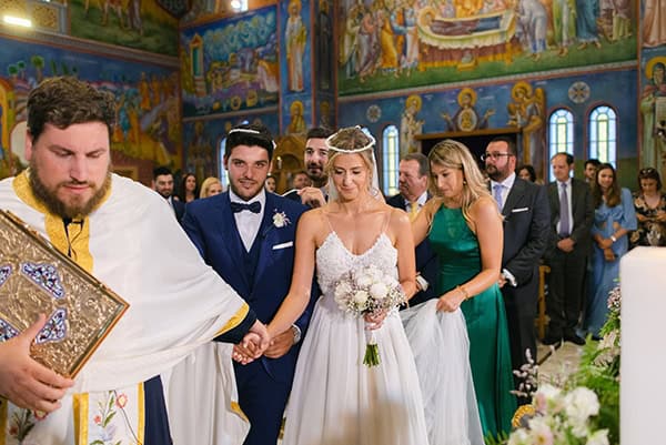 outdoor-summer-wedding-athens-gold-details-succulents_14