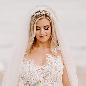 Ρομαντικός πολιτικός γάμος στην παραλία σε γαλάζιες και peach αποχρώσεις │ Τζένη & Λάμπρος