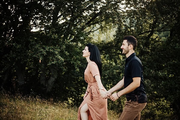 romantic-engagement-shoot-in-nature-_02