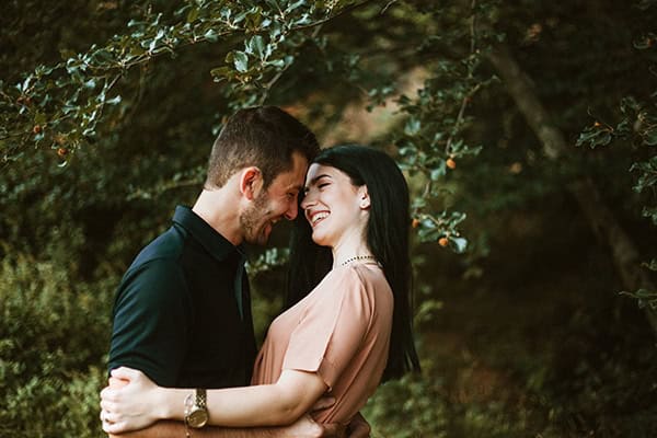 romantic-engagement-shoot-in-nature-_10