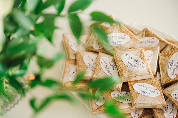 romantic-fall-wedding-rhodes-white-hues-elegant-gold-details--_06